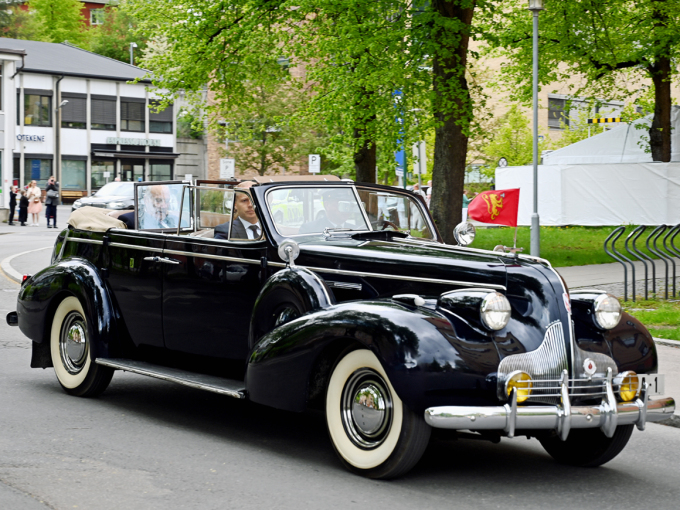 A1 - en Buick Roadmaster fra 1939 - er den mest kjente av Slottets biler. Den er ikke lenger i vanlig bruk, men kan hentes fram til spesielle anledninger. Foto: Sven Gj. Gjeruldsen, Det kongelige hoff